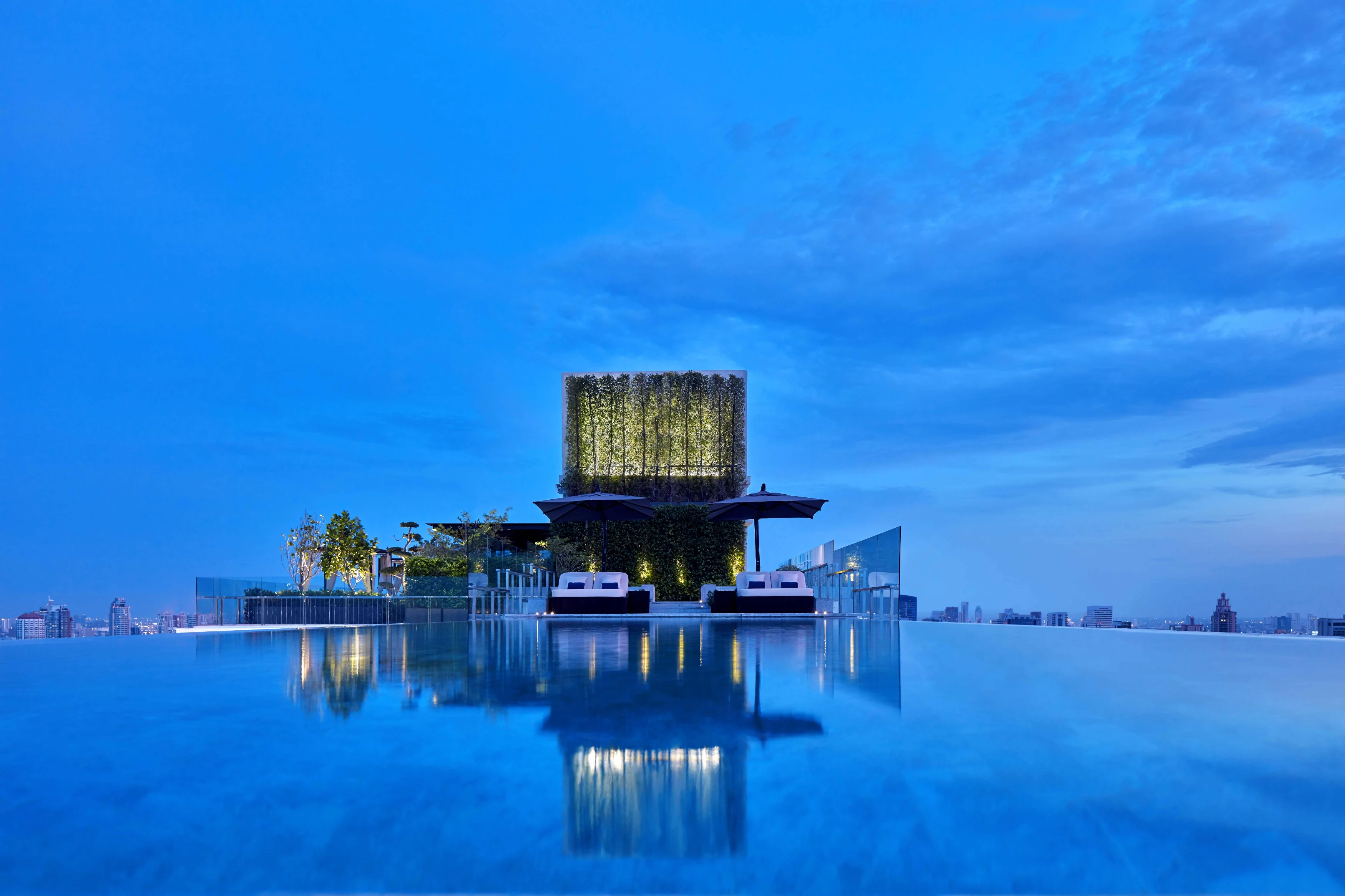 TH-137-Pillars-Suites-Residences-Infinity Rooftop Pool for Suite Guests - 2.webp