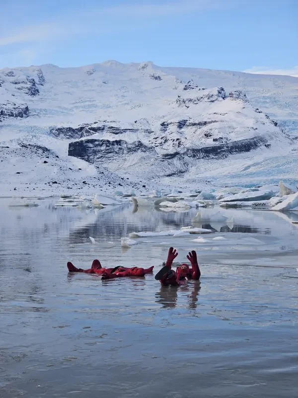 IS-excursie-Ice-floating-tour-beleven-3.webp