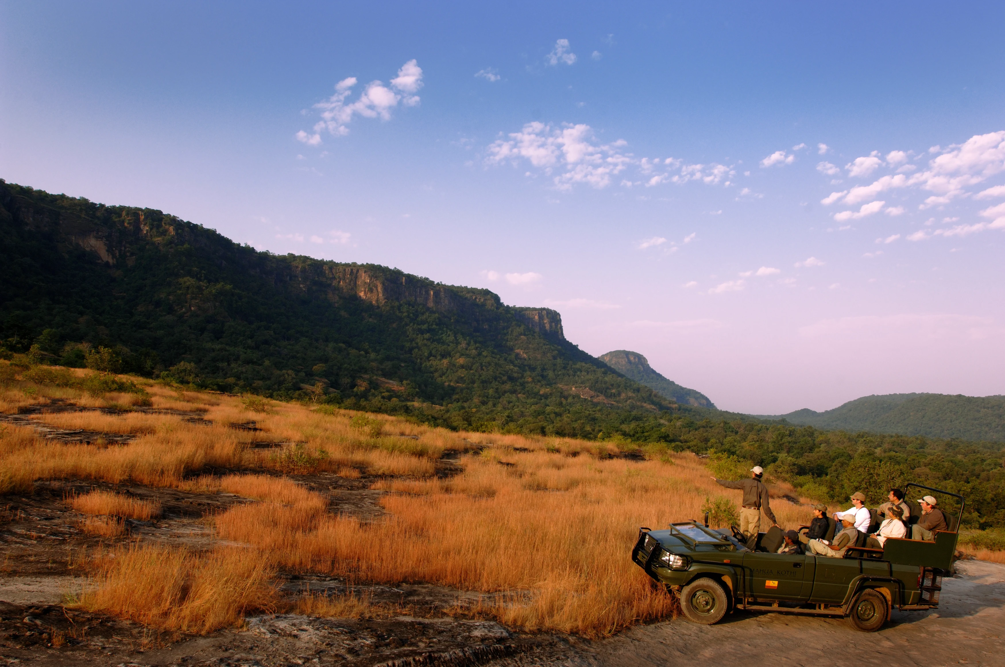 IN - Mahua Kothi Lodge - Jeep Safari.webp
