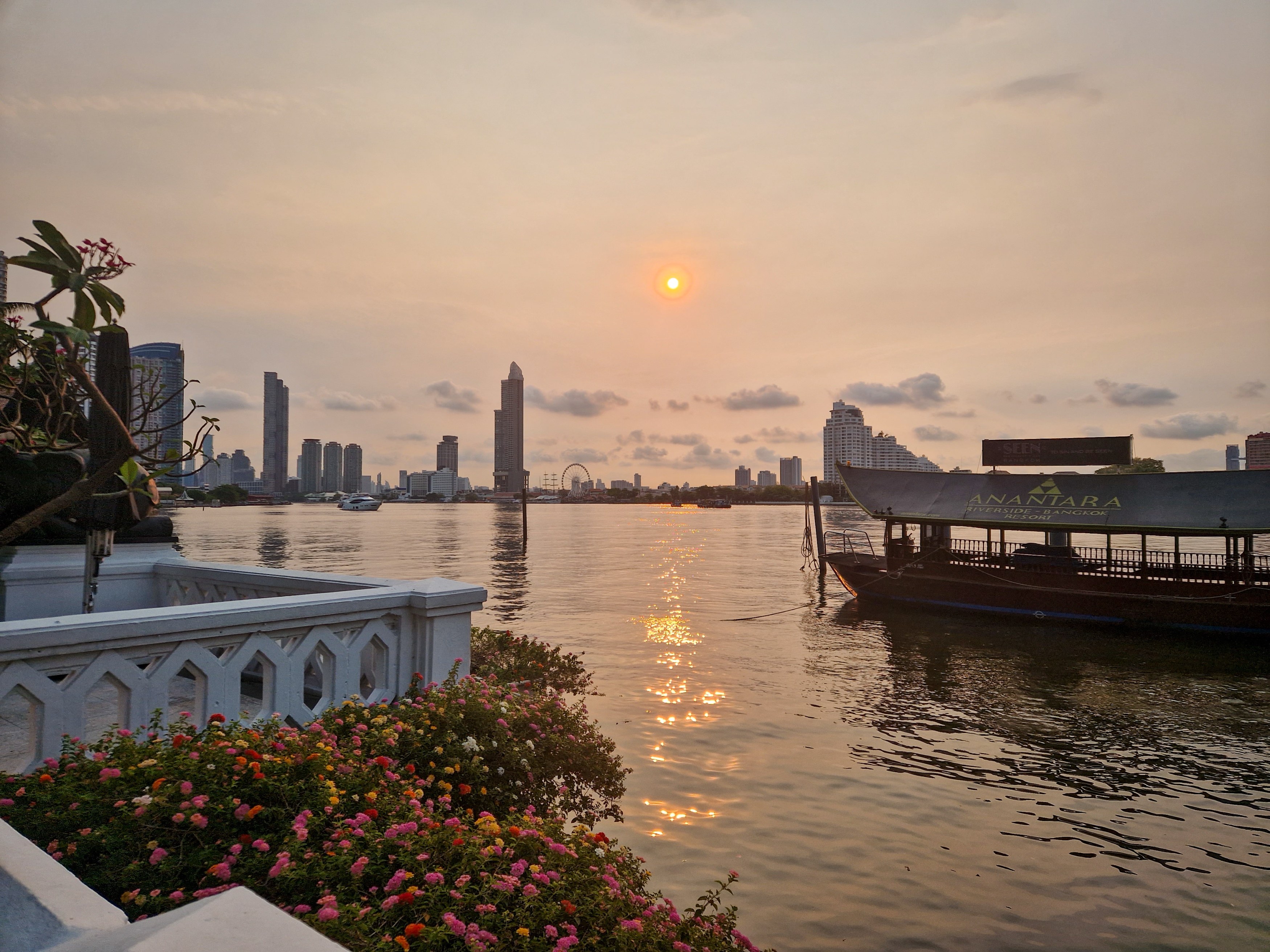 TH - Studiereis - Bangkok - Chao Phraya.jpg