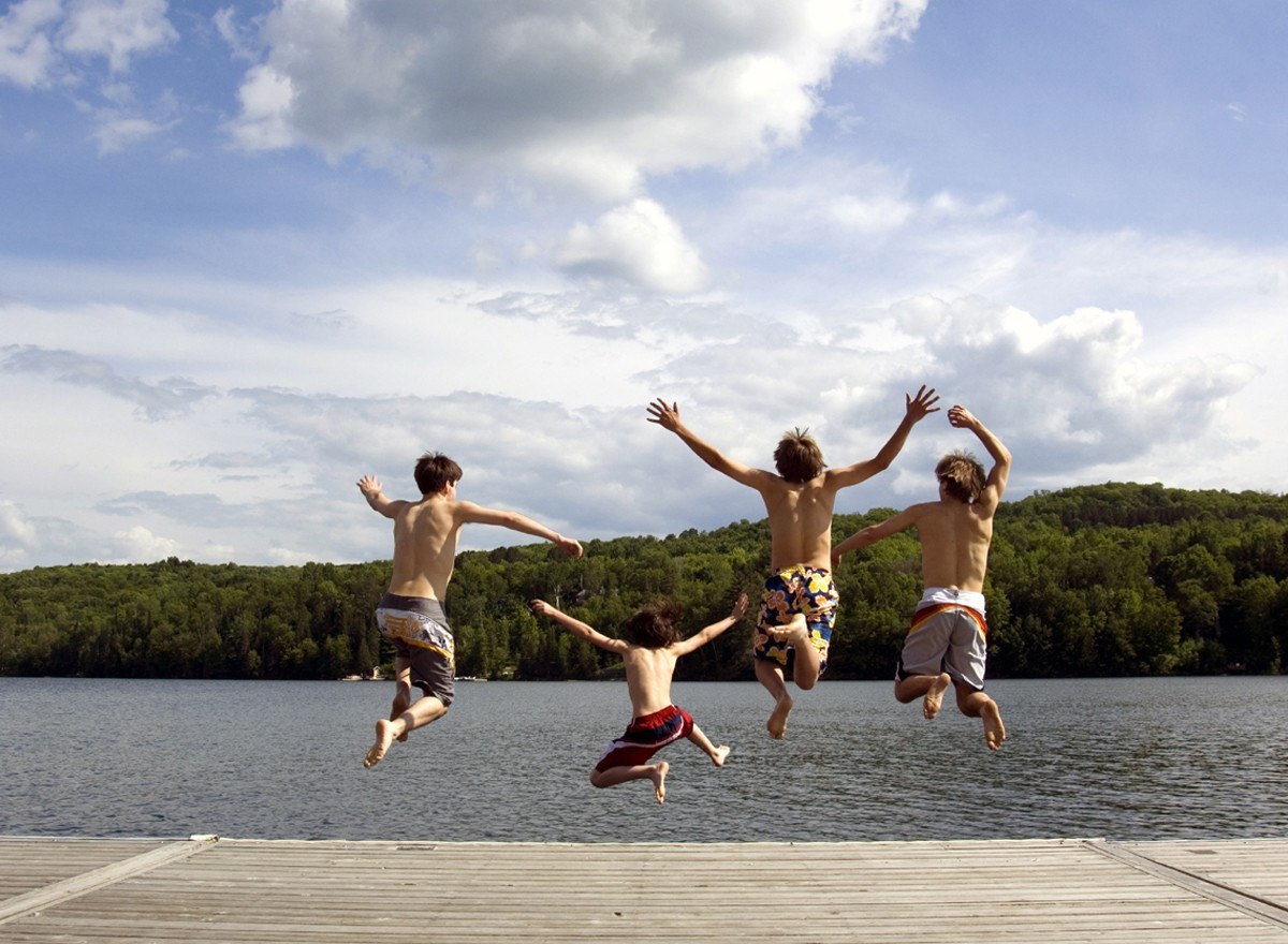 CA - Deerhurst Resort - Deerhurst Resort - Dock Peninsula Lake.jpg