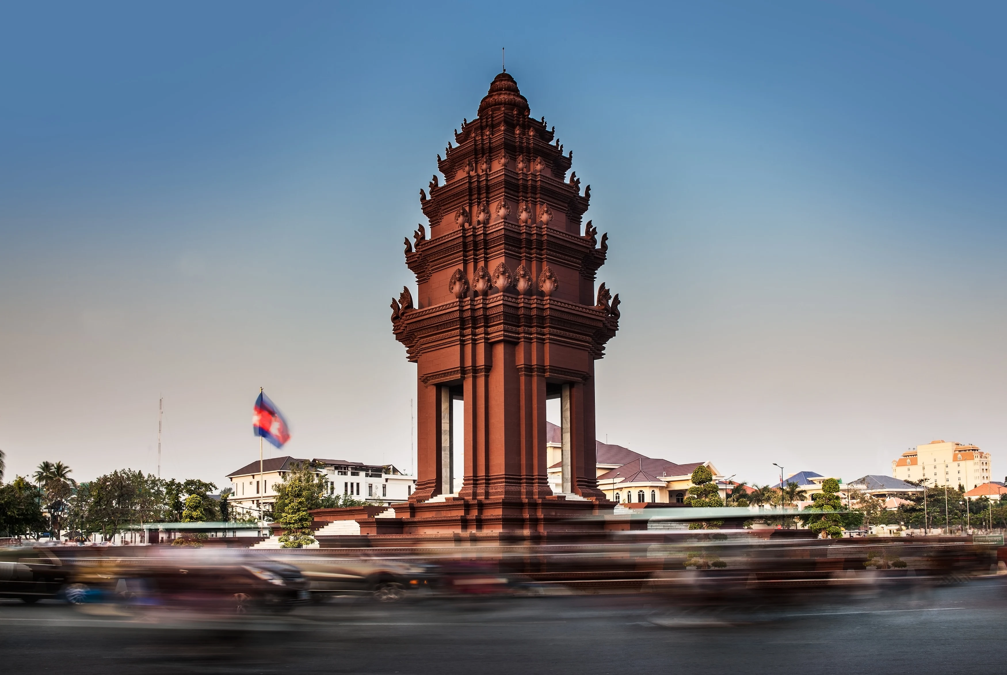 KH - Khmer Architecture Tour - Independence monument.webp