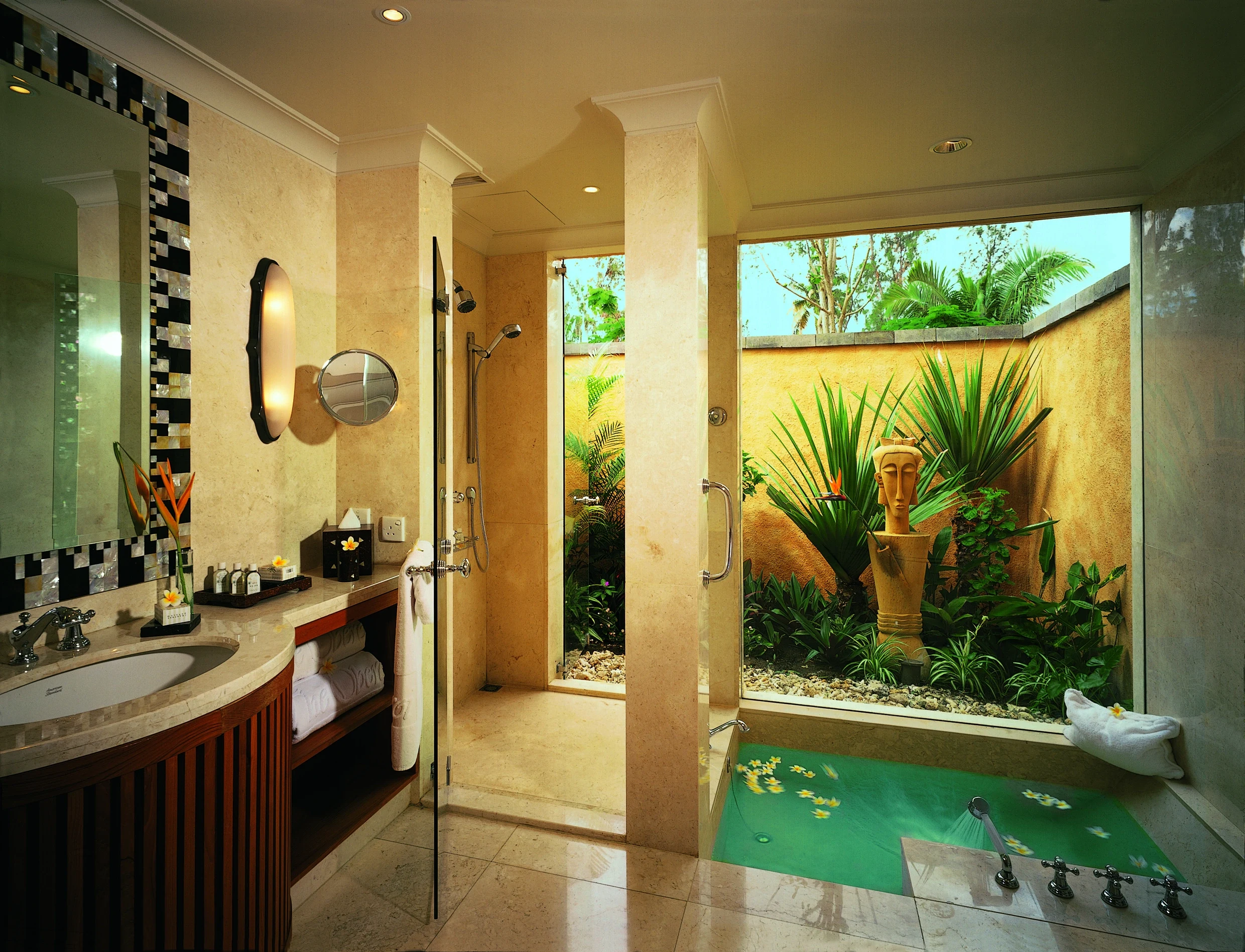 MU - The Oberoi Mauritius - Bathroom (1).webp
