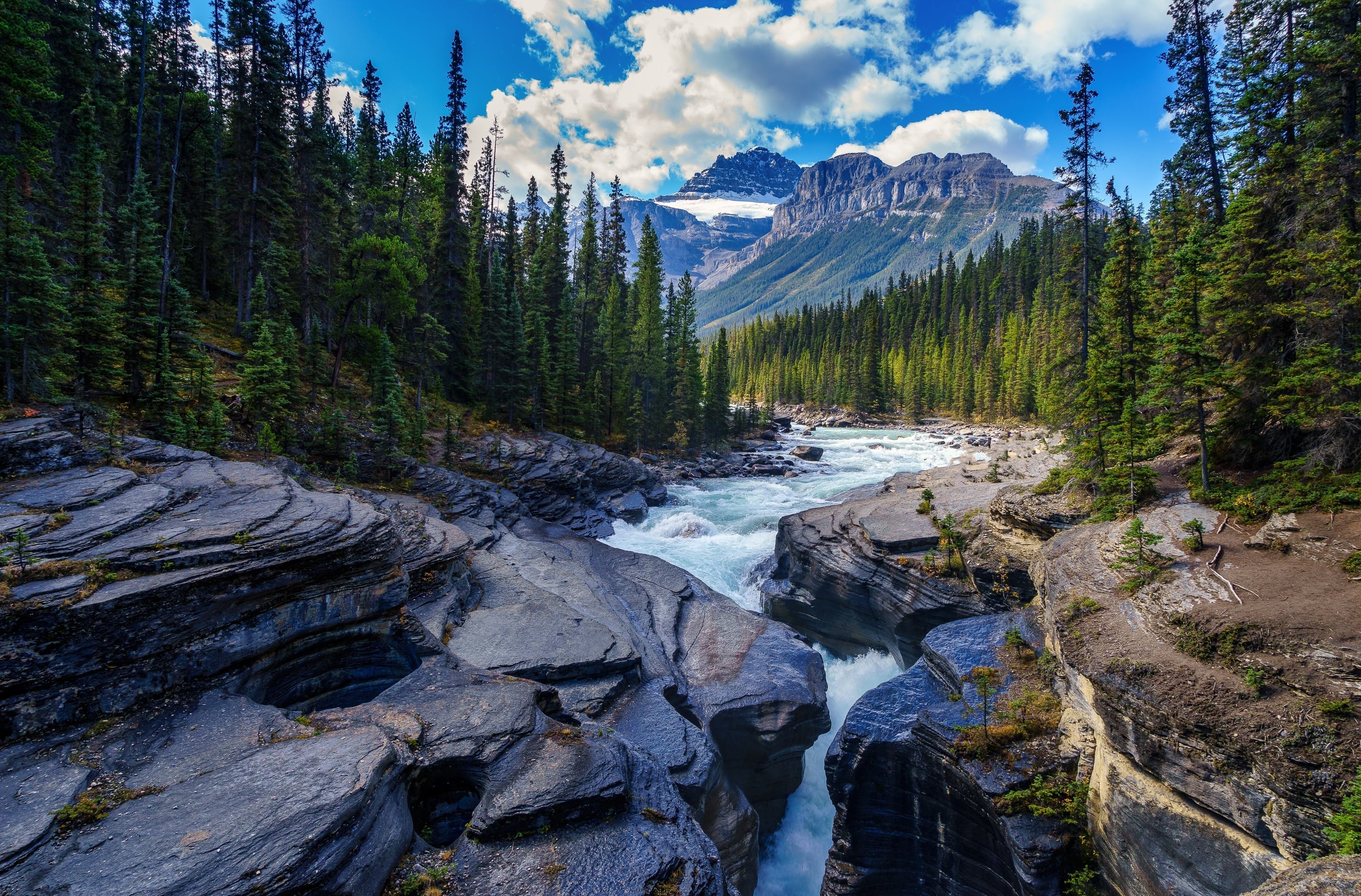 CA - Mountain Lakes & Waterfalls tour - Banff national park.jpg